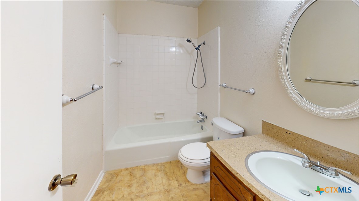 402 Skyline Avenue A Property Photo 12