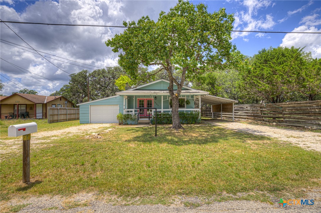 1685 Lakeview Drive Property Photo 2