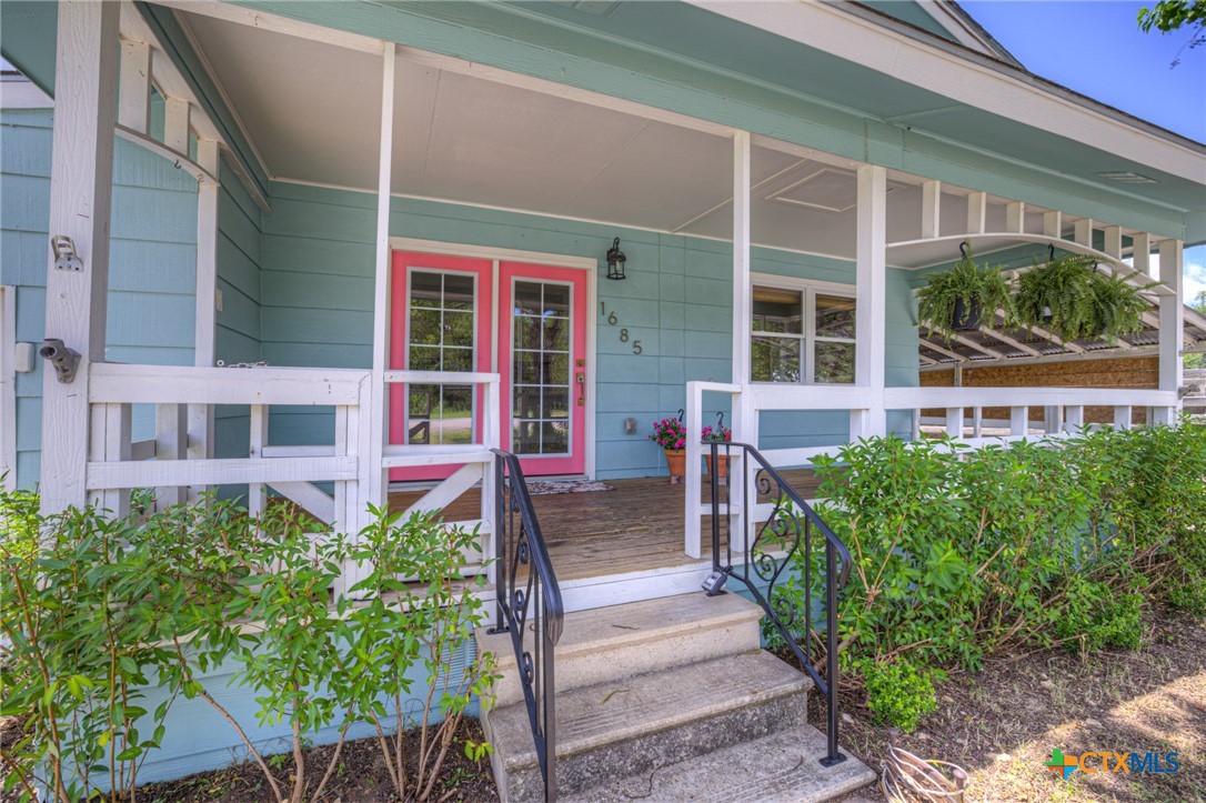 1685 Lakeview Drive Property Photo 8