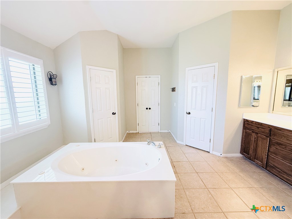497 County Road 3351 Property Photo 21