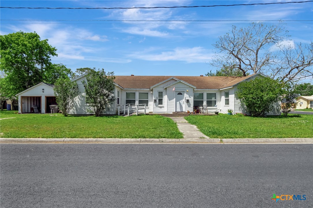 1005 Macarthur Street Property Photo 1