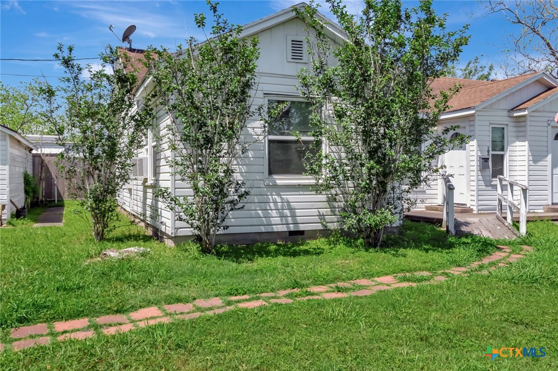 1005 Macarthur Street Property Photo 3