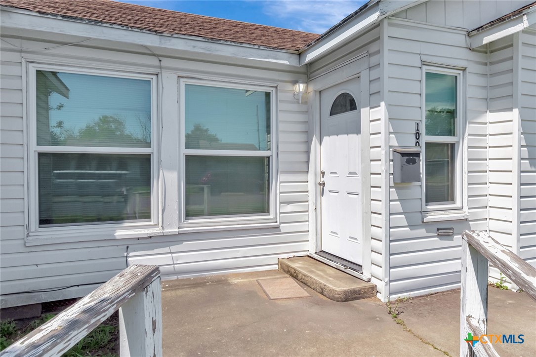 1005 Macarthur Street Property Photo 5
