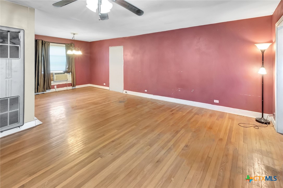 1005 Macarthur Street Property Photo 9