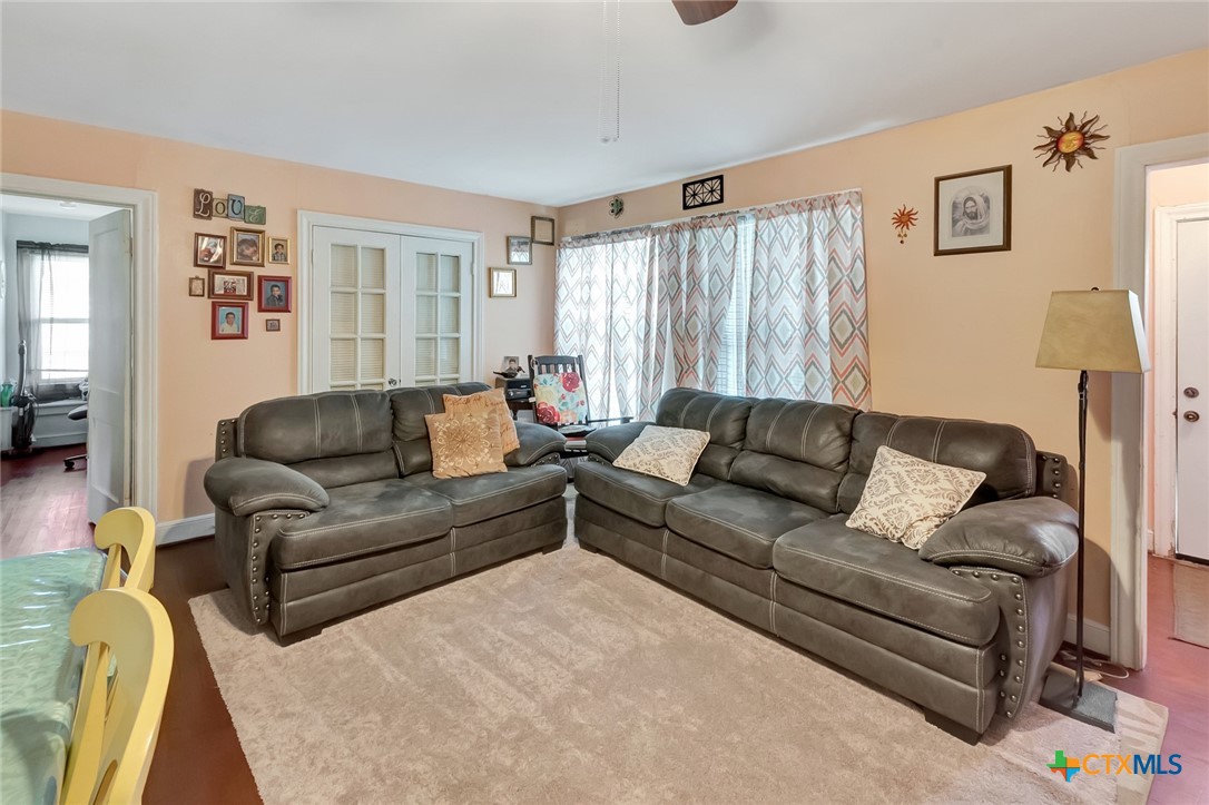 1005 Macarthur Street Property Photo 21