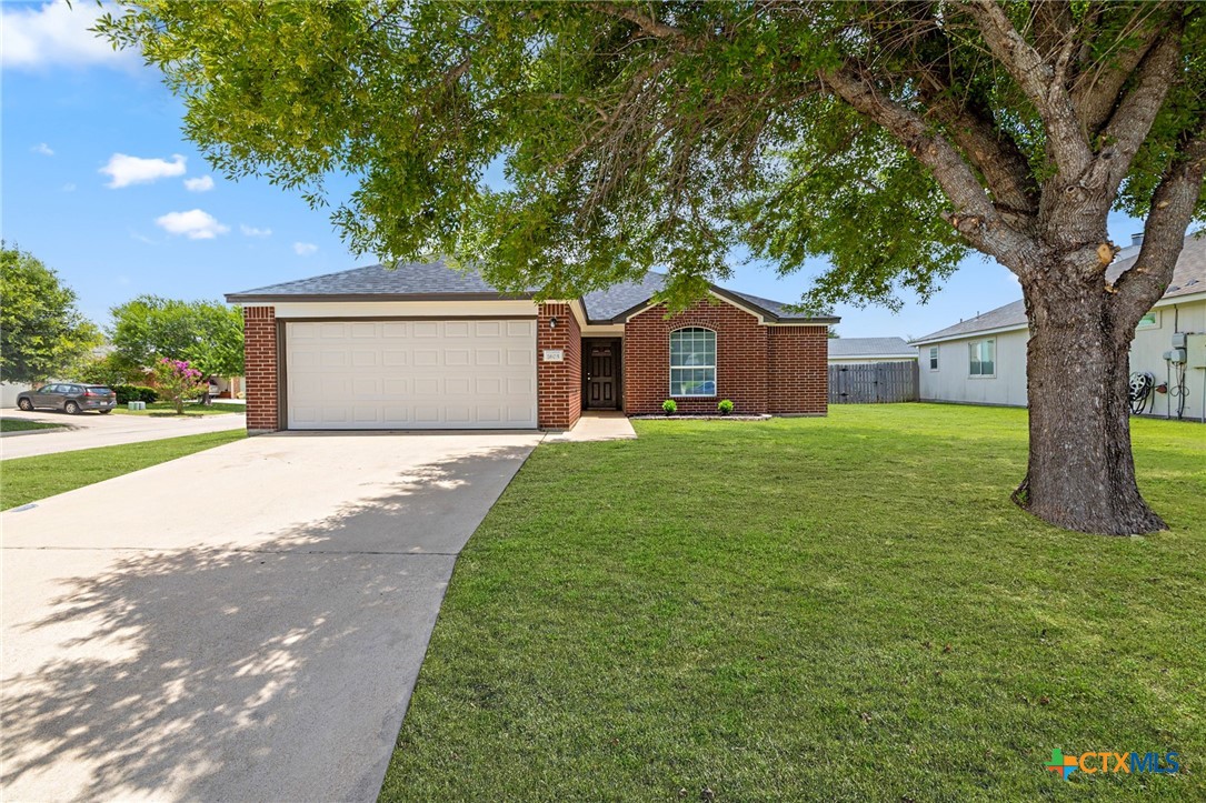 1605 Oak Chase Trail Property Photo 1