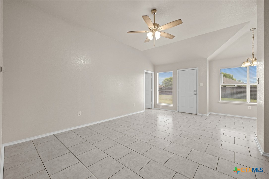 1605 Oak Chase Trail Property Photo 9