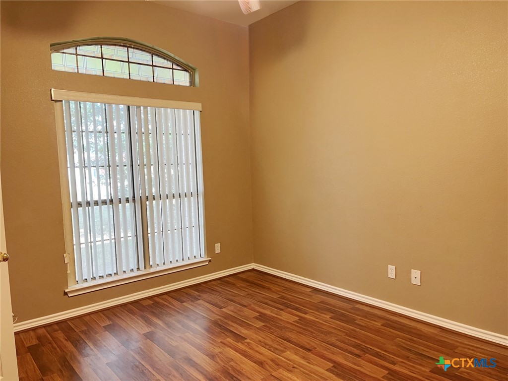3203 Sherwood Forest Drive Property Photo 4