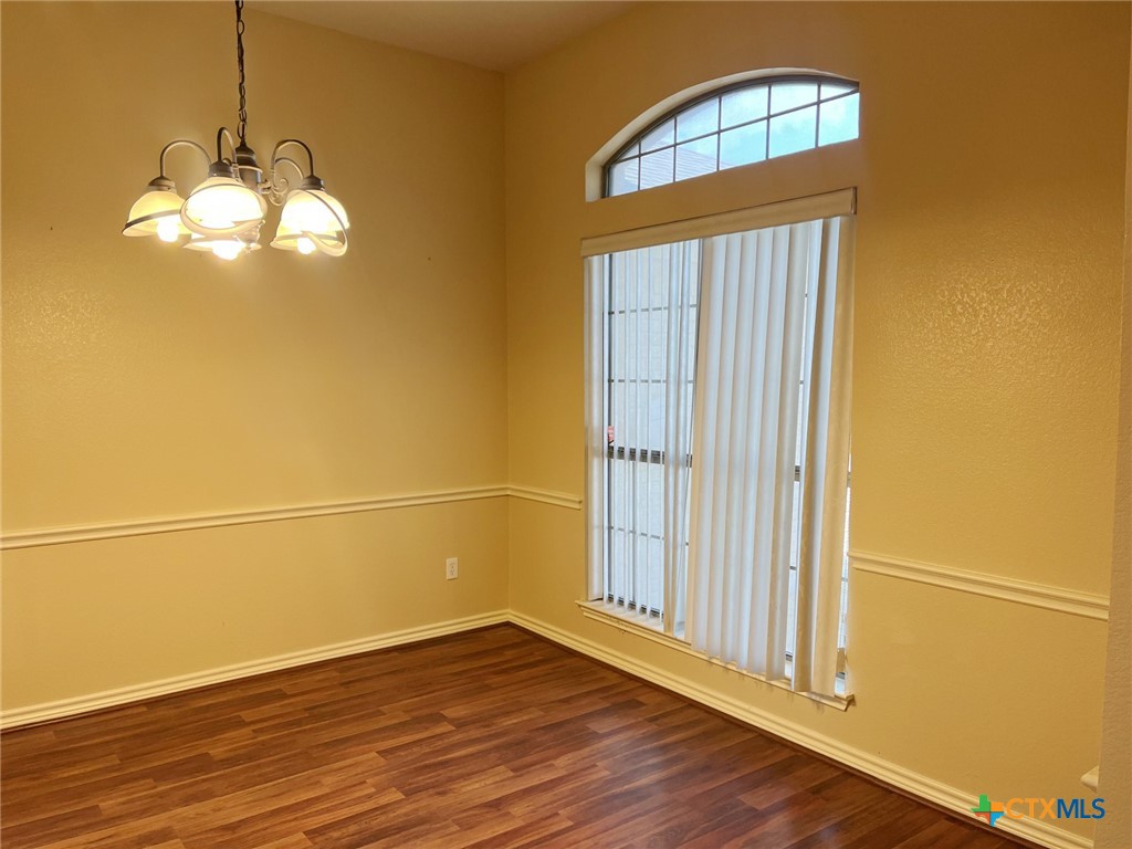3203 Sherwood Forest Drive Property Photo 5