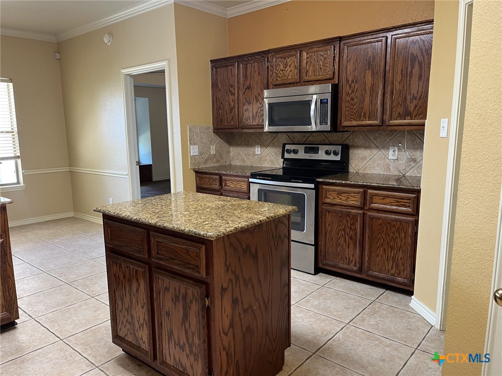 3203 Sherwood Forest Drive Property Photo 6