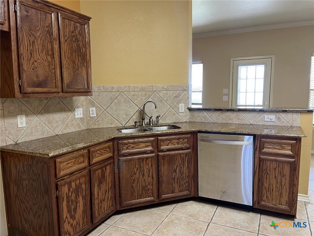 3203 Sherwood Forest Drive Property Photo 7