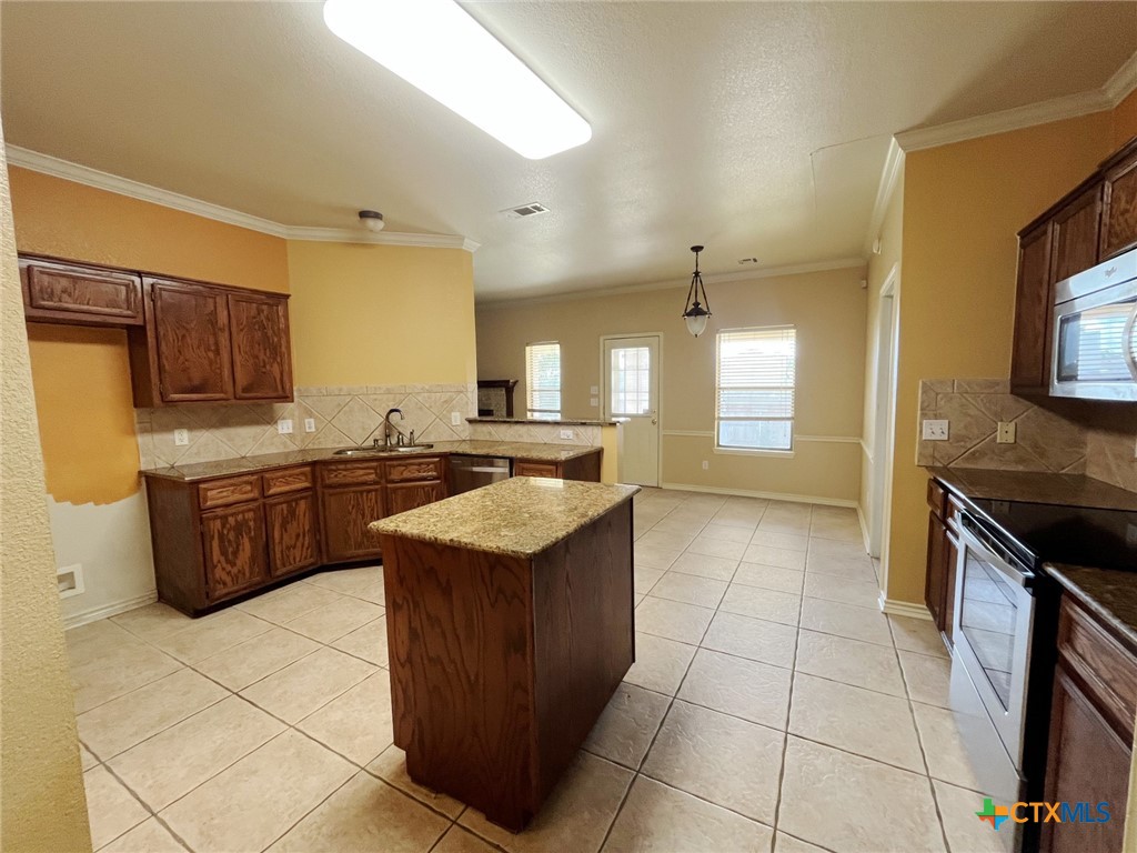 3203 Sherwood Forest Drive Property Photo 32