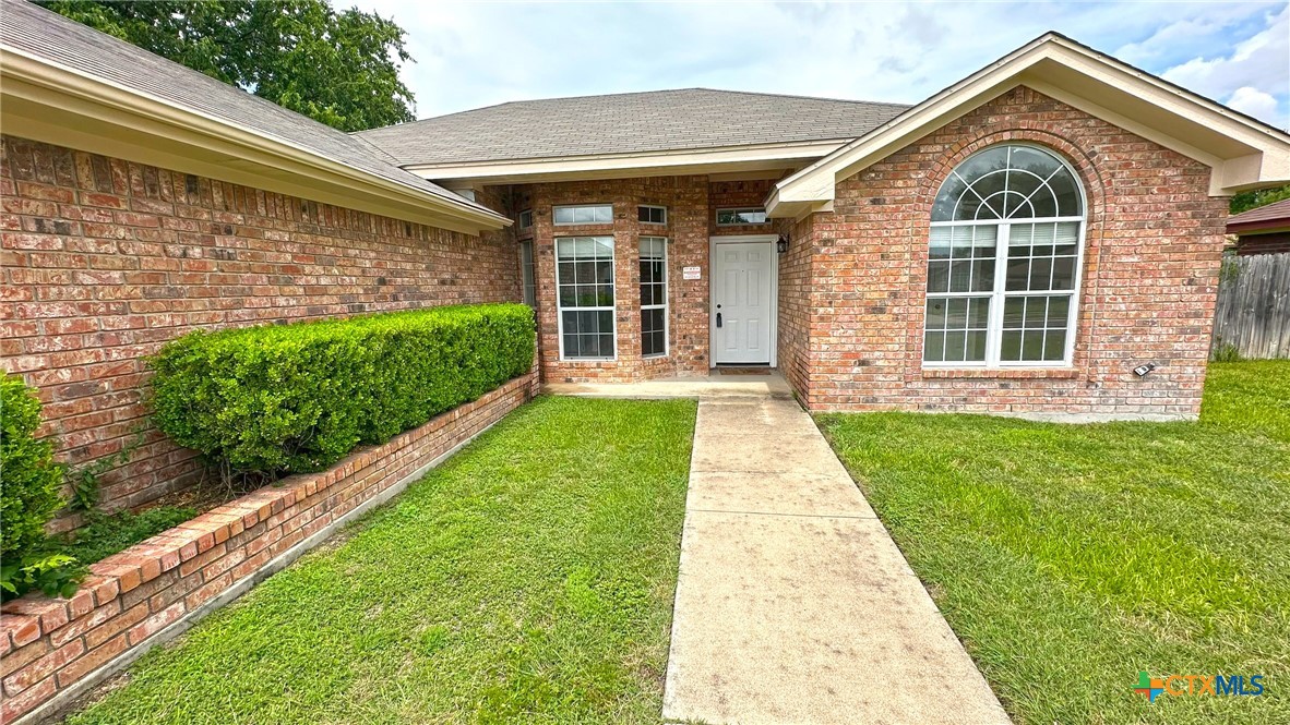 3803 Sawtooth Drive Property Photo 4
