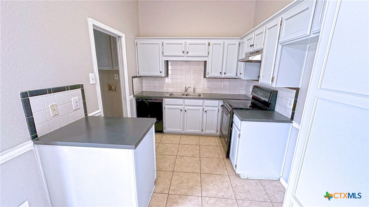3803 Sawtooth Drive Property Photo 8