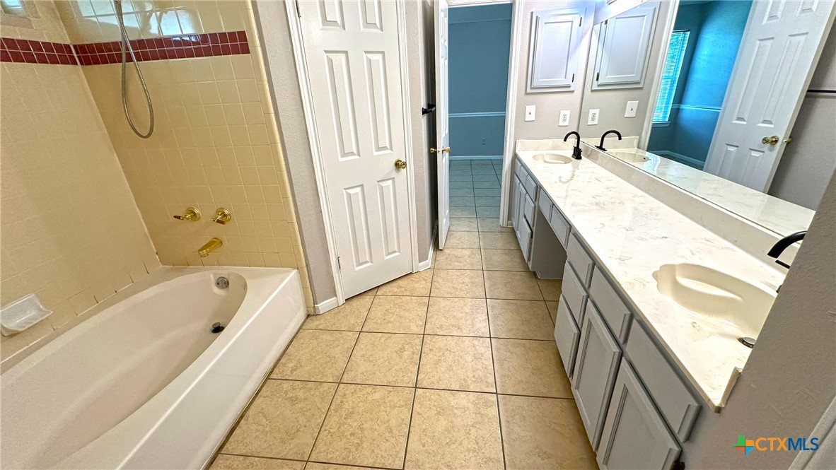 3803 Sawtooth Drive Property Photo 14