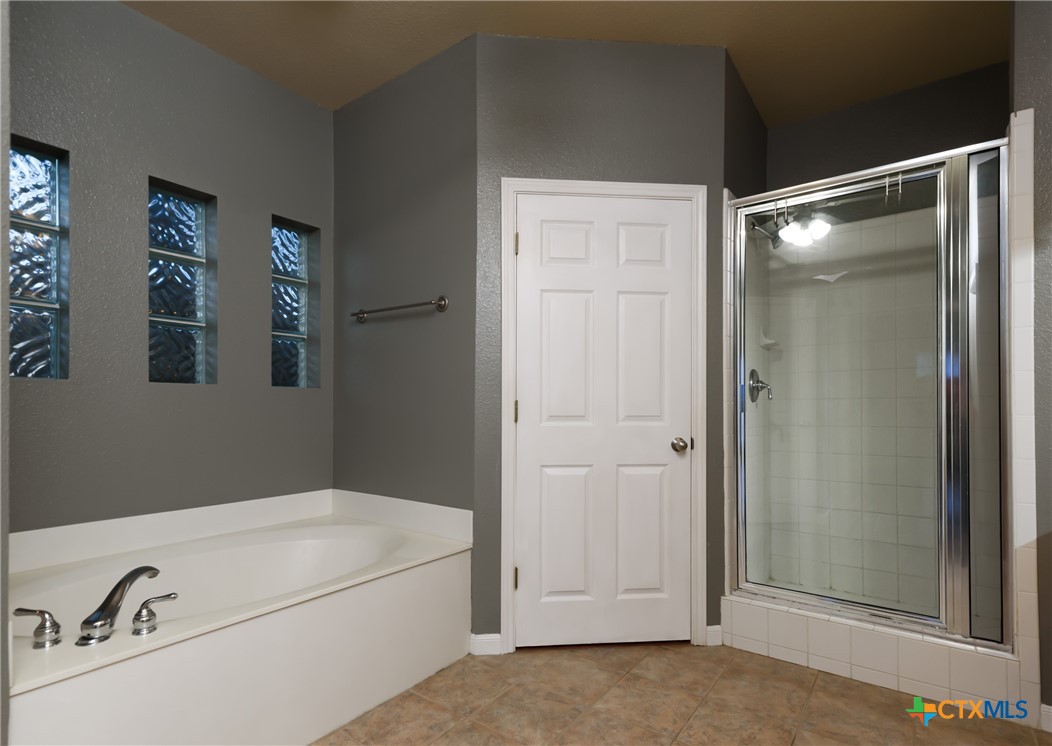 2610 Fairwood Drive Property Photo 14