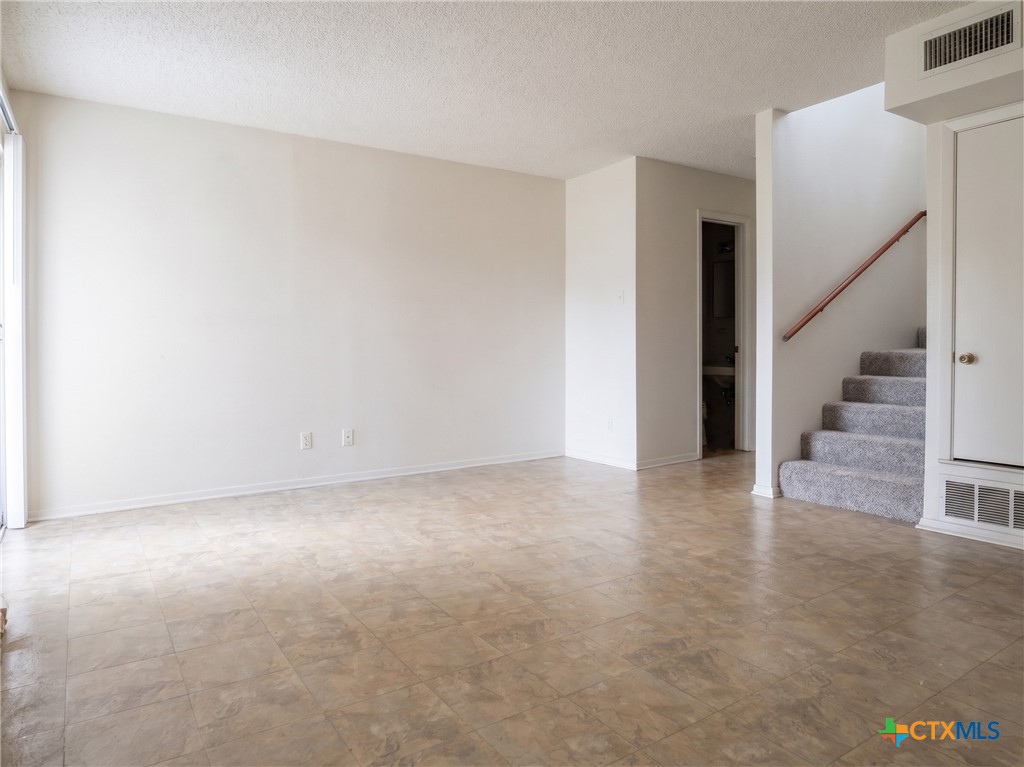 2210 Cascade Drive A Property Photo 4