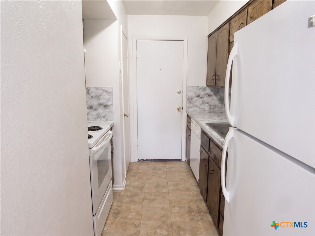 2210 Cascade Drive A Property Photo 5