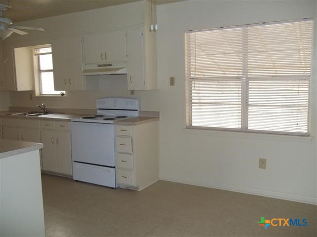 910 Hill Street Property Photo 2