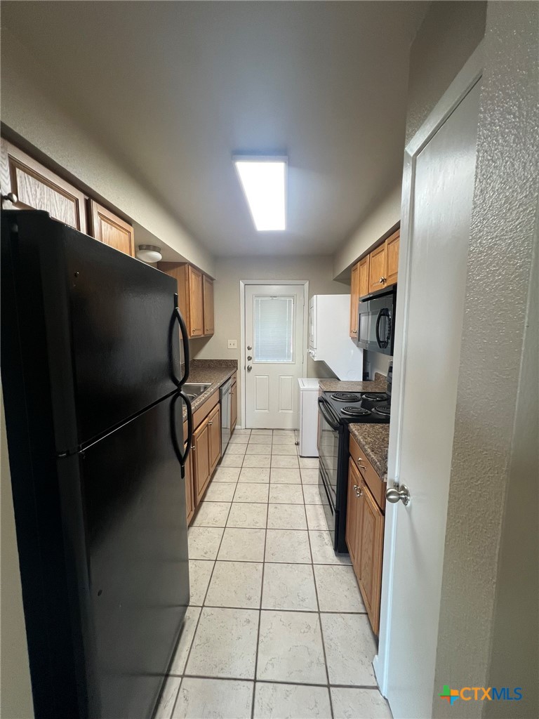 229 Craddock Avenue C Property Photo 3