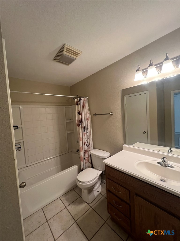 229 Craddock Avenue C Property Photo 4