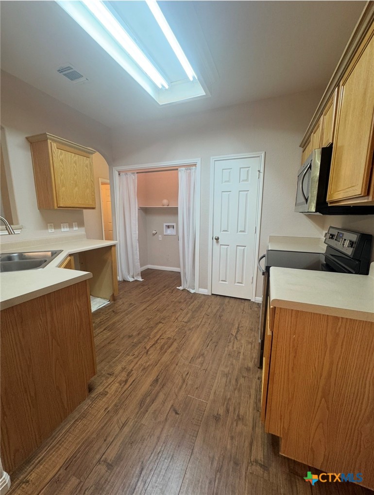 2037 Northview Drive Property Photo 6