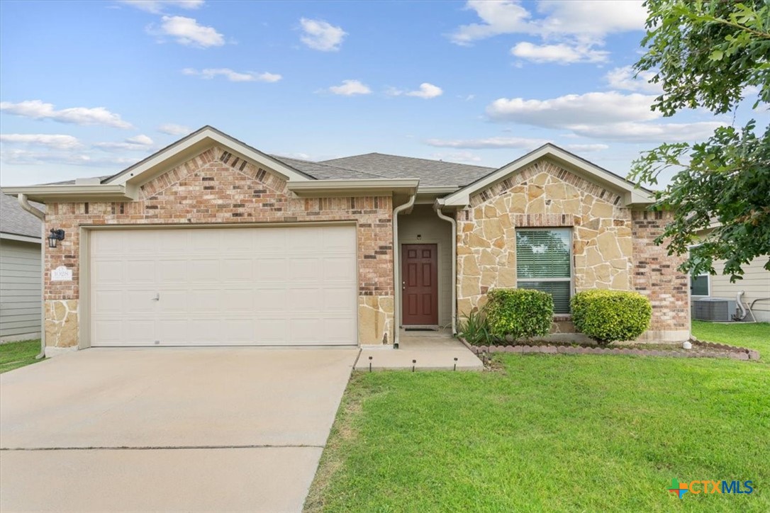 1028 Wethersfield Lane Property Photo 4