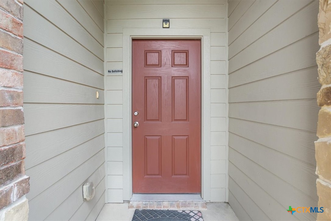 1028 Wethersfield Lane Property Photo 5