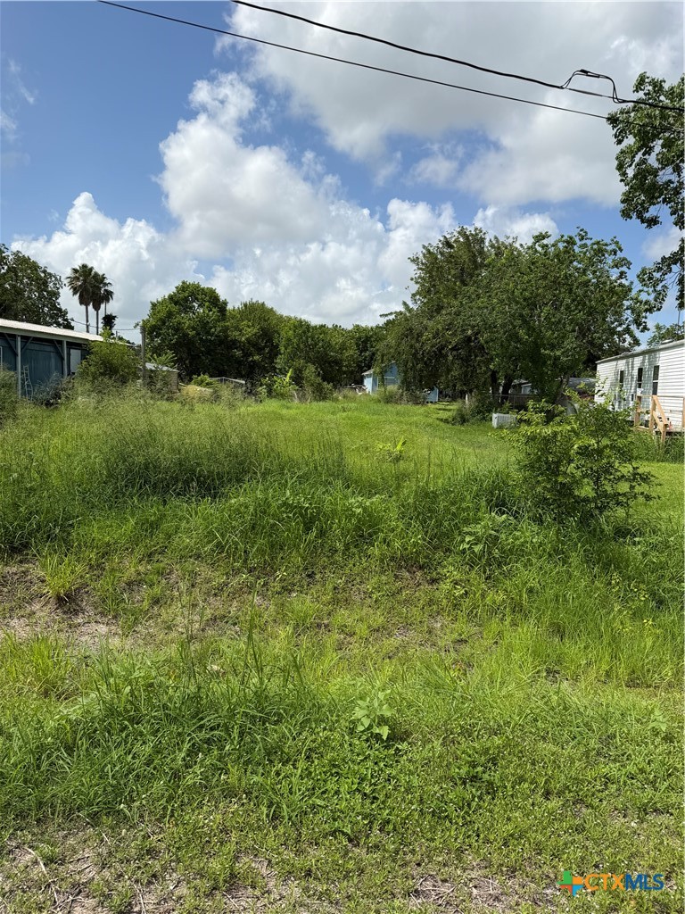 209 E Washington Avenue Property Photo 1