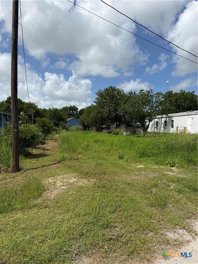 209 E Washington Avenue Property Photo 2