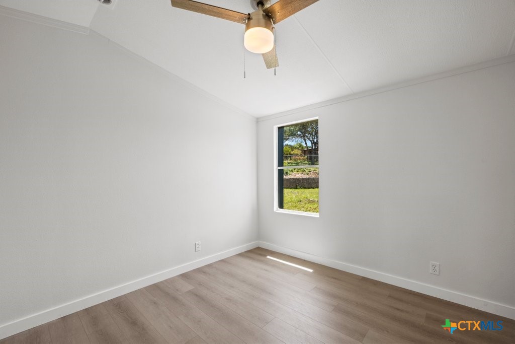 1219 E Lakeside Drive Property Photo 14