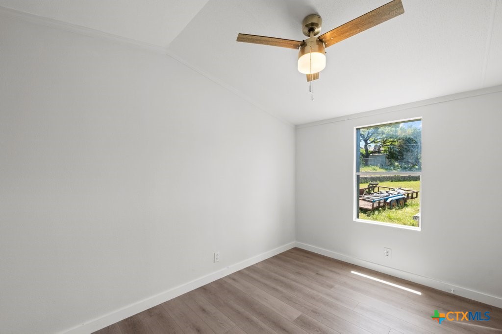 1219 E Lakeside Drive Property Photo 15