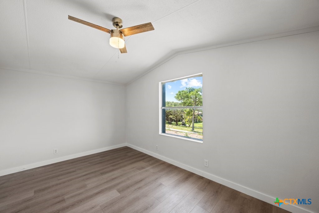 1219 E Lakeside Drive Property Photo 16