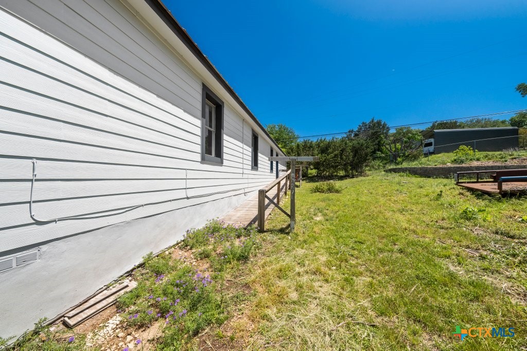 1219 E Lakeside Drive Property Photo 17