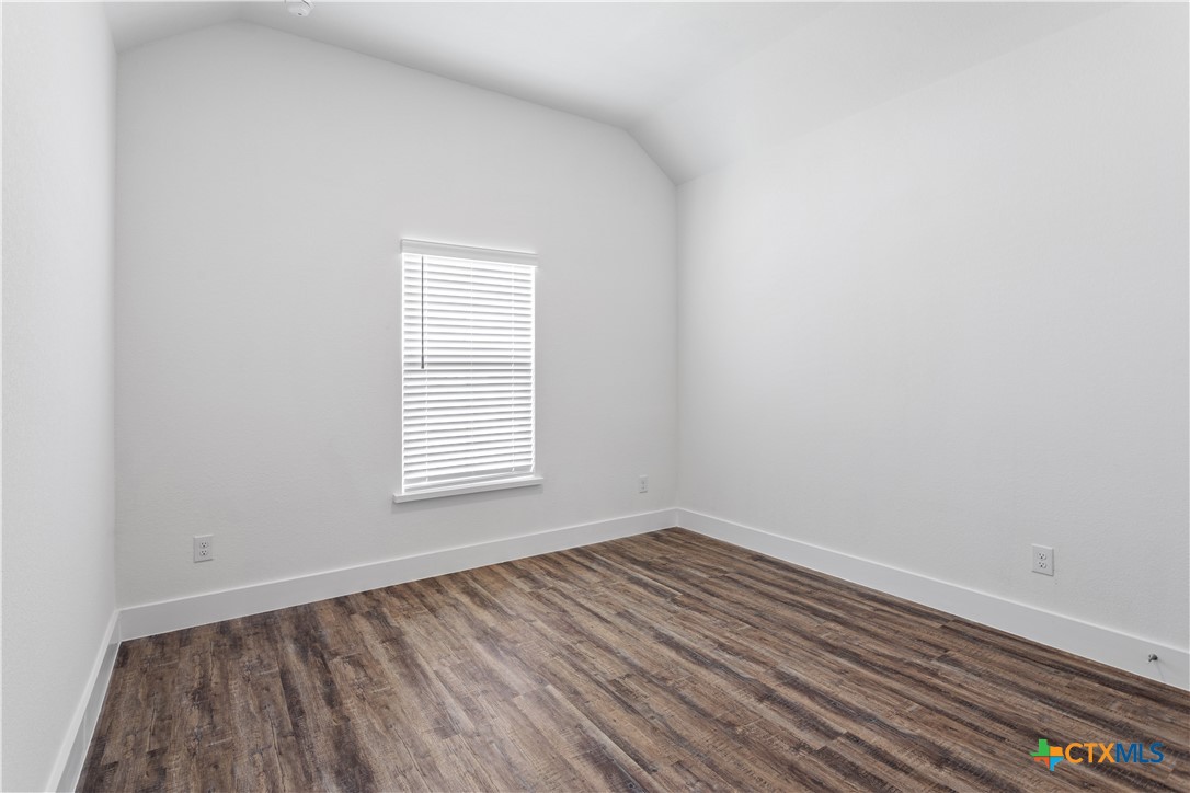 314 Cardinal Drive Property Photo 4