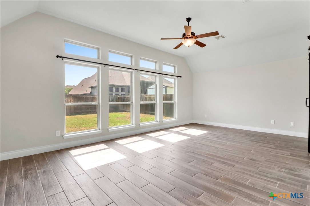 2912 Countryside Path Property Photo 13