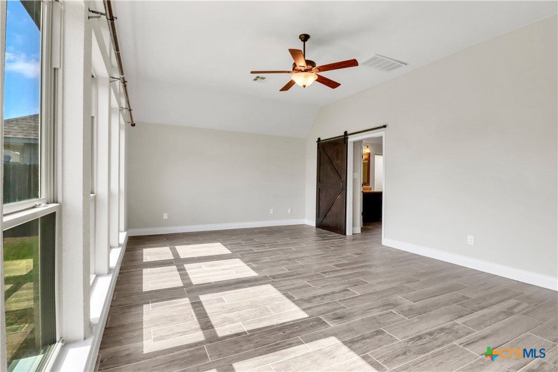 2912 Countryside Path Property Photo 15