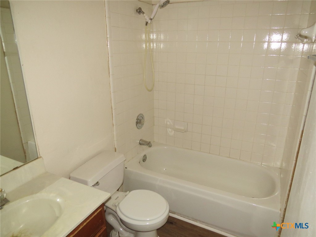 1602 Benttree Drive D Property Photo 9