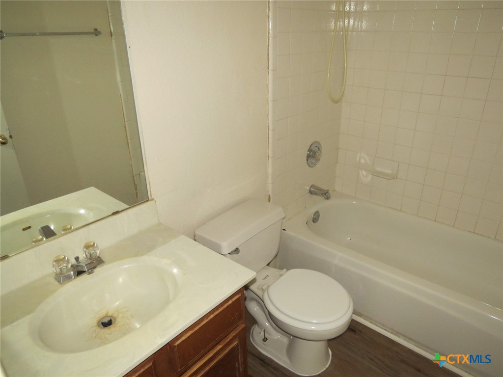 1602 Benttree Drive D Property Photo 10