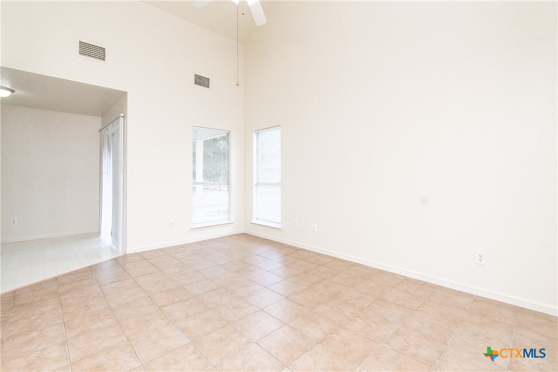 405 Deloris Drive Property Photo 2