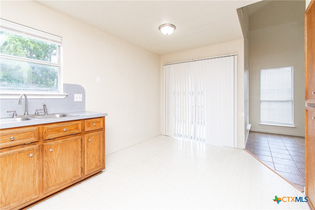 405 Deloris Drive Property Photo 6
