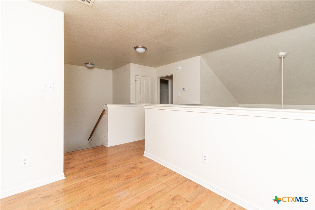 405 Deloris Drive Property Photo 8