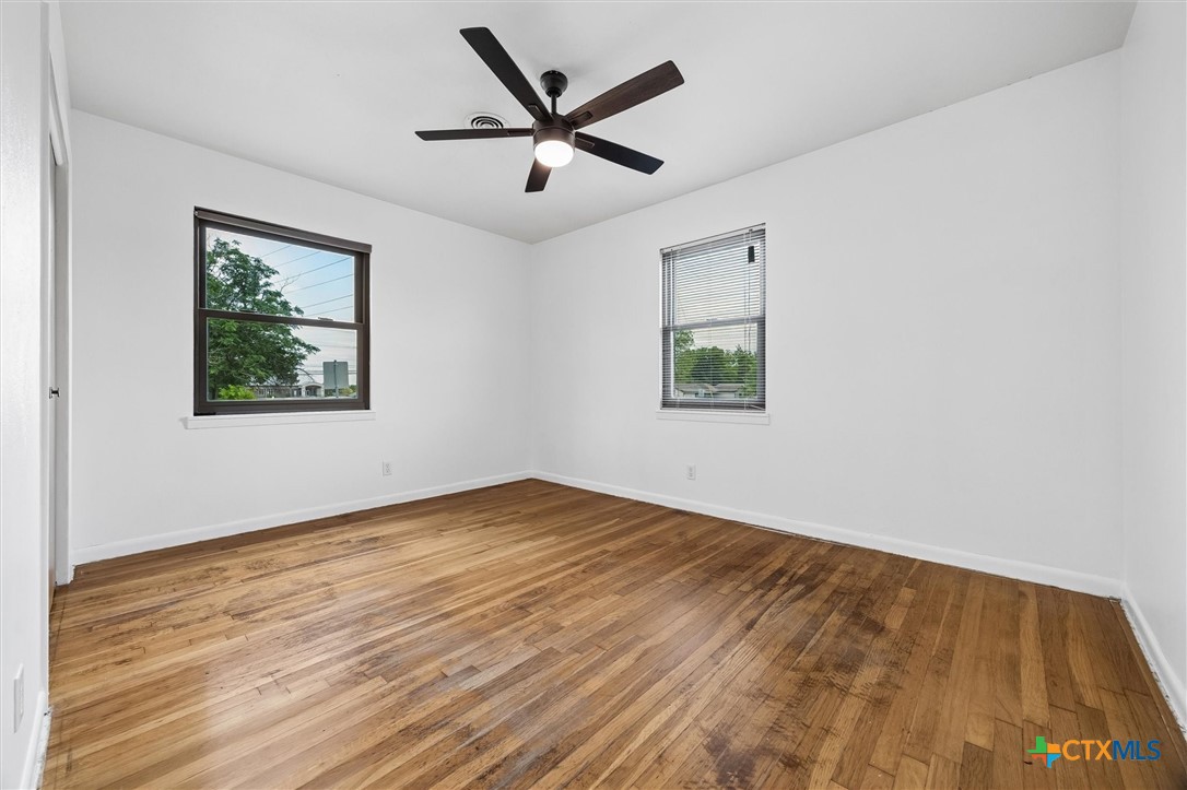 907 Jefferis Avenue Property Photo 9