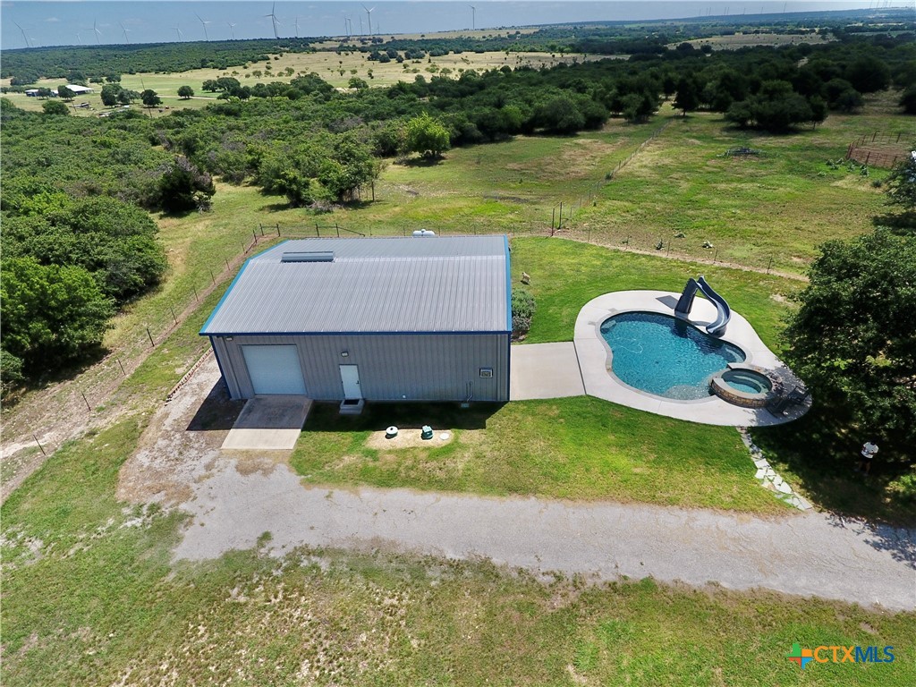 16967 Cr 290 Property Photo 8