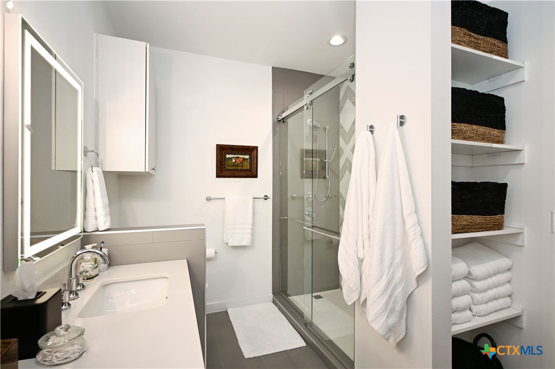 1208 N Academy Avenue 3207 Property Photo 21