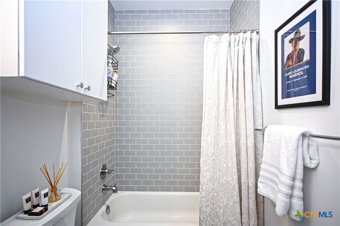 1208 N Academy Avenue 3207 Property Photo 28