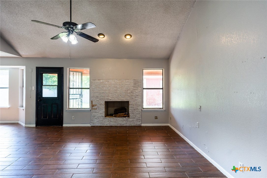 3108 Carpet Lane Property Photo 4