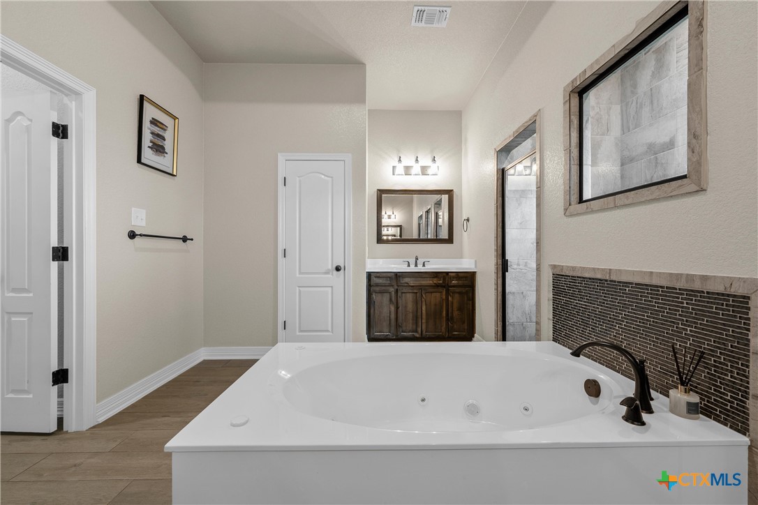 8510 Dorset Drive Property Photo 26