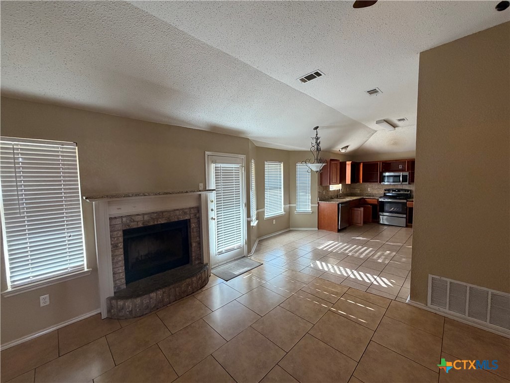 2207 Waterfall Drive Property Photo 4