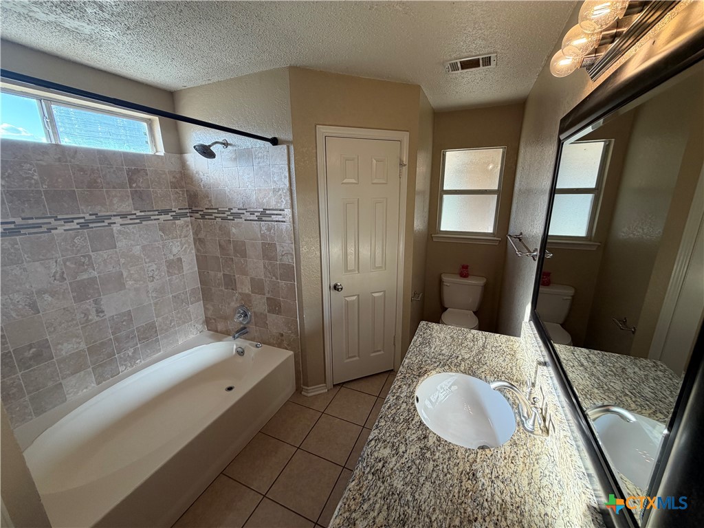 2207 Waterfall Drive Property Photo 7